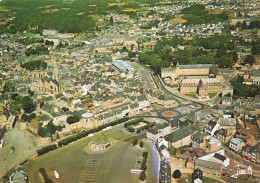 Delcampe - 22  GUINGAMP LE CENTRE VILLE LE CHÂTEAU ET LA BASILIQUE - Guingamp