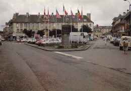 Delcampe - 14 ISIGNY SUR MER LA PLACE CENTRALE - Arromanches