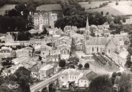 Delcampe - 79  SAINT LOUP SUR THOUET PLACE DE L EGLISE ET LE CHÂTEAU - Saint Loup Lamaire