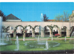 Delcampe - 79  BRESSUIRE LES ARCADES ET LES JETS D EAU - Bressuire