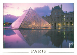 Delcampe - CPM Paris La Pyremide Illuminee Etablissement Public Du Grand Louvre - Louvre