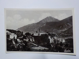 Delcampe - EMBRUN    La Rebeyère Dans Le Fond Le Pic Du Clocher - Embrun