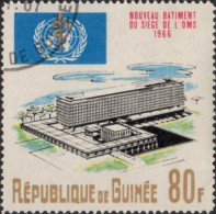 Delcampe - Guinee (Rep) Poste Obl Yv: 303 Mi:412 Nouveau Batiment Du Siège De L'OMS (Beau Cachet Rond) - OMS