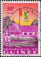 Delcampe - Guinée (Rep) Poste Obl Yv:  21/22 Levée Du Drapeau (TB Cachet Rond) - Autres & Non Classés