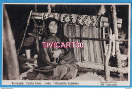Delcampe - CARTE PHOTO ETHNOLOGIE - PATAGONIE - ARGENTINE - TERRITORIO SANTA CRUZ - INDIA TEHUELCHE TEJIENDO - PHOTO KOHLMANN - Argentinien