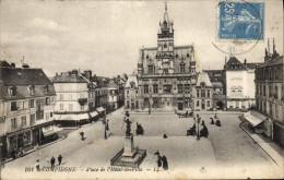 Delcampe - CPA Compiegne Place De L'Hotel De Ville - Compiegne