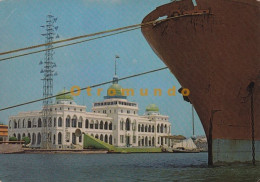 Delcampe - POSTCARD SHIP PORT SAID THE SUEZ CANAL ADMINISTRATION BUILDING EGYPT - Sues