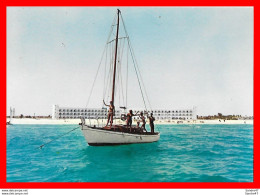 Delcampe - CPSM/gf MAHDIA (Tunisie)  Plage De L'Hôtel El Mehdi. Animé, Petit Voilier. *2791 - Tunisie