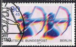 Delcampe - Berlin Poste Obl Yv:551 Mi:597 Tir à L'arc (Beau Cachet Rond) - Boogschieten