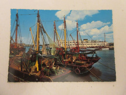 Delcampe - CP CARTE POSTALE BELGIQUE OOSTENDE OSTENDE BATEAUX De PECHE - Ecrite En 1966 - Oostende