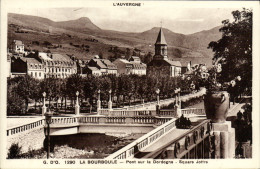 Delcampe - CPA La Bourboule Pont Sur La Dordogne Square Joffre - La Bourboule