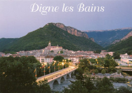 Delcampe - CPM - F - ALPES DE HAUTE PROVENCE - DIGNE LES BAINS VUE GENERALE DE NUIT - Digne