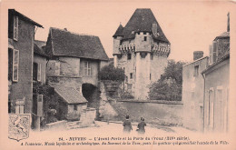 Delcampe - 58 NEVERS L AVANT PORTE ET LA PORTE DU CROUX - Nevers