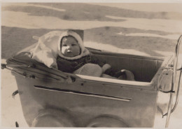 Delcampe - Schweiz Grindelwald Baby IM Kinderwagen Winterlandschaft Gestempelt #SAS746 - Grindelwald