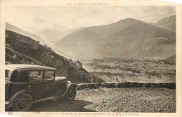 Delcampe - CPA Les Pyrenees Centrales Fonds De Luchon Et Superbagneres De La Route D'Antigue Automobile - Luchon