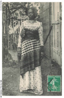 Delcampe - BBDP10-1054-MADAGASCAR - Femme Sakalave - Madagaskar