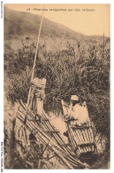 Delcampe - BBDP10-1055-MADAGASCAR - Femme Malgaches Sur Des Radeaux - Madagaskar