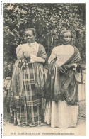 Delcampe - BBCP11-1013-MADAGASCAR - FEMMES BETSIMISARAKA - Madagaskar