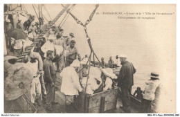 Delcampe - BBSP13-1124-MADAGASCAR - MADAGASCAR - Abord De La Ville De Pernambucco - Debarquement De Voyageurs - Madagaskar