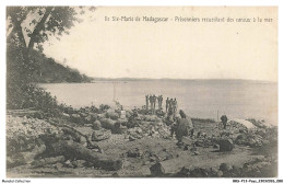 Delcampe - BBSP13-1128-MADAGASCAR - ILE SAINTE-MARIE DE MADAGASCAR - Prisonniers Recueillant Des Coraux A La Mer - Madagaskar