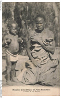 Delcampe - BBTP13-1195-MALAWI - Mission Du Shiré - Des Peres Montfortains - Un Pere Et Son Enfant - Malawi