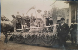 Delcampe - Louviers. Cavalcade Fête Historique.gros Plan De Char.Carte Photo Par Roger Maurer - Louviers