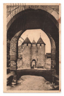 Delcampe - Carcassonne (Aude) – La Cité, Entrée Du Château – CPA – France - Carcassonne