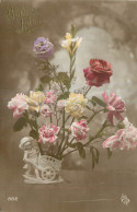 Delcampe - CPA FLEURS DANS UN VASE - BISCUIT - Blumen