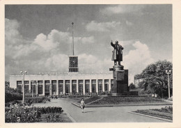 Delcampe - RUSSIE LENINGRAD PLACE LENINE STATUE DE V I LENINE - Russland