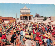 Delcampe - GUATEMALA CHICHICASTENANGO MARCHE AVEC INDIENS - Guatemala