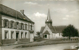 Delcampe - 27* FLEURY LA FORET L Eglise Et La Poste  (CPSM X14cm)     RL22,1855 - Sonstige & Ohne Zuordnung