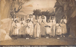 Delcampe - Thouars      79      Carte Photo. Institution St Charles. Le Choeur Des Anges (voir Scan) - Thouars