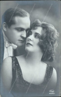 Delcampe - Cc717 Cartolina Fotografica Tematica Innamorati Coppia Couple - Couples