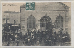 Delcampe - RARE TARN 10 GRAULHET GREVE DEPART DE LA MANIFESTATION DEVANT LA HALLE AUX GRAINS - Graulhet
