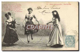 Delcampe - CPA Fantaisie Femme Jeux Innocents La Corde - Frauen
