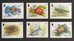 Delcampe - Jersey 2002 - Série Complète Insectes (Coccinelle, Abeille, Libellule) 6v SUP** (MNH) - Insects, Dragonfly, Ladybird - Autres & Non Classés