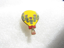 Delcampe - PIN'S   MONTGOLFIÈRE  BALLON    Email Grand Feu - Airships
