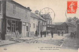 Delcampe - CPA 60 LES TROUBLES DE MERU / EPICERIE DE MERU DEVALISEE - Meru