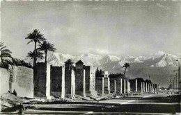 Delcampe - Carte Postale - Maroc - Marrakech - Le Long Des Remparts - Carte Dentelée - CPSM Format CPA - Voir Scans Recto-Verso - P - Marrakech