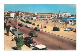 Delcampe - Fréjus (Var) — La Plage, Au Fond Saint-Raphaël — Carte Postale — France - Frejus