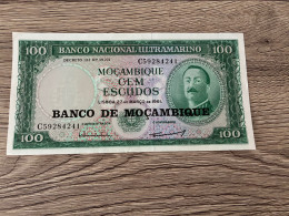 Delcampe - Mozambique 100 Escudos 1961 Banknote,  GOEDE STAAT - Autres - Afrique