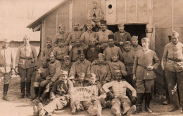 Delcampe - Camp De Mailly - Carte Photo - Groupe De Soldats , Militaires - Militaria - Mailly-le-Camp