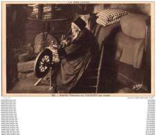 Delcampe - 09dab   VIEILLE BRETONNE DU FAOUET AU ROUET - Kunsthandwerk