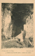 Delcampe - Carte Postale Ancienne - 38 - La Balme Les Grottes - Entrée Des Grottes - Animée - CPA - Voir Scans Recto-Verso - Poscar - La Balme-les-Grottes