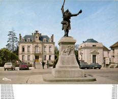 Delcampe - Arpajon - La Mairie Et Le Monument Aux Morts "autos" - Arpajon