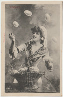 Delcampe - PAQUES - Jeune Femme Jonglant Avec Des Oeufs - Sonstige & Ohne Zuordnung
