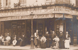 Delcampe - 75 / PARIS / MAGNIFIQUE CARTE PHOTO CAFE SPITITUEUX / AGENCE HAVAS / AFFRANCHIE AVENUE FRIEDLAND - Pubs, Hotels, Restaurants