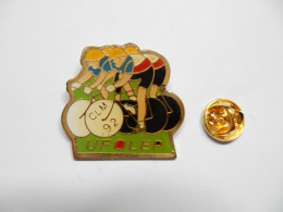 Delcampe - Beau Pin's , Cyclisme Vélo , UFOLEP , CLM 92 - Cyclisme