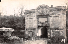 Delcampe - 59 MAUBEUGE LA PORTE DE MONS - Maubeuge