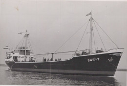 Delcampe - BAB-T Cargo Ship 1952 Postcard Size Real Photo #SDM395 - Comercio